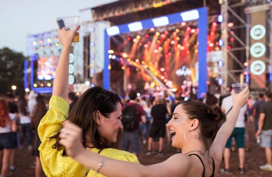 Łódź Summer Festival – dojazd, strefy i praktyczne wskazówki
